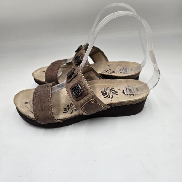 Abeo Sandals Slip On Double Strap Gold Square Medallion Detail WN 6 Low Wedge - Picture 3 of 5